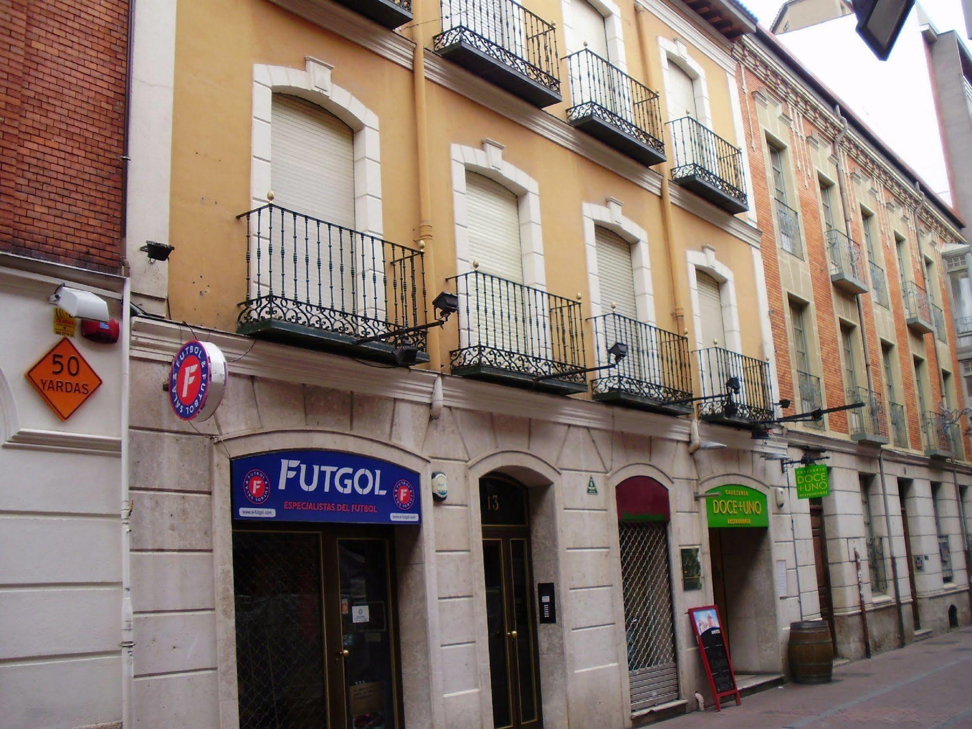 Apartamentos Boutique Catedral Valladolid Exteriör bild